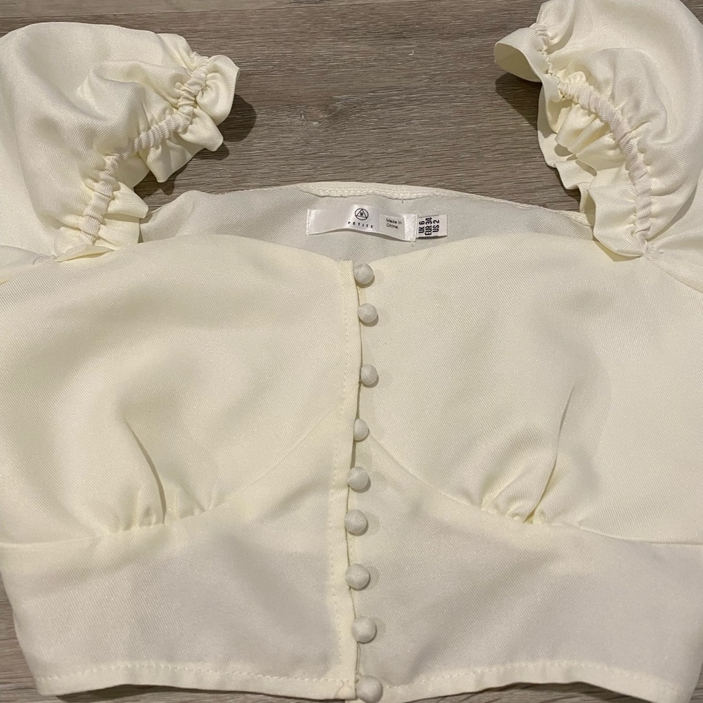 Misguided Cream Puff Sleeve Crop Top - Picture 2 of 3
